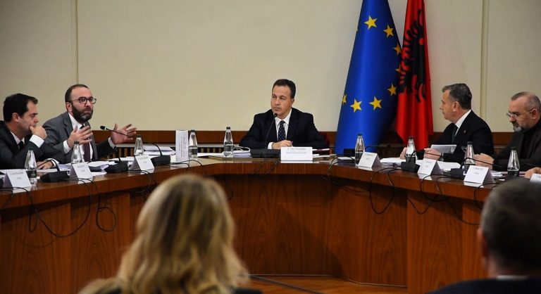 Imuniteti Si Mburojë Politike: Si U Bllokua Vendimi Për Belinda Ballukun