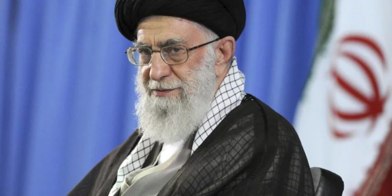 Sulmet E Izraelit Dhe SHBA, Reuters: Khamenei Larg Teheranit, Hapësira Ajrore E Iranit Mbyllet