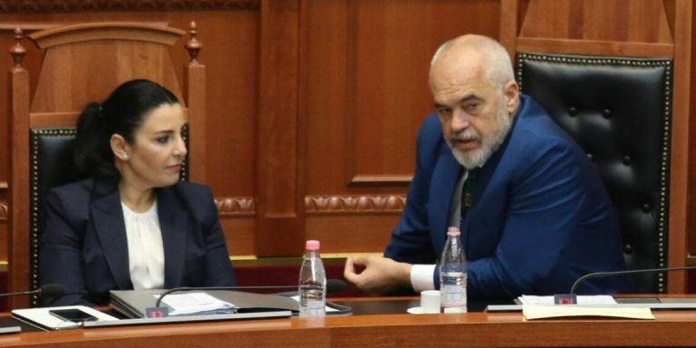 “Tërmet” në Ekzekutiv: Rama “lëshon” Ballukun, bie gjysma e qeverisë
