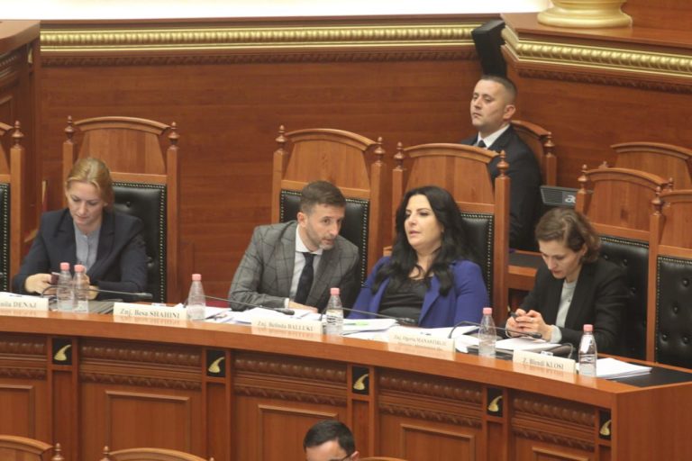 “Komunisti” Braçe Dhe Populizmi I Naftës: Luftë Me Biznesin Për Duartrokitje, Jo Për Zgjidhje