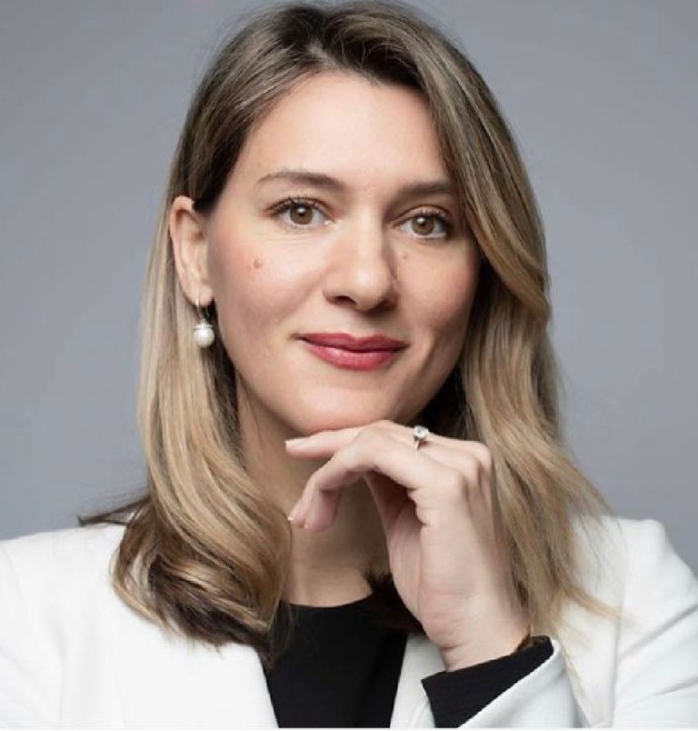 Nga Gjakova Në Majat E Teknologjisë Botërore: Drena Kusari, Shembulli Që Duhet Të Ndjekin Të Rinjtë Shqiptarë