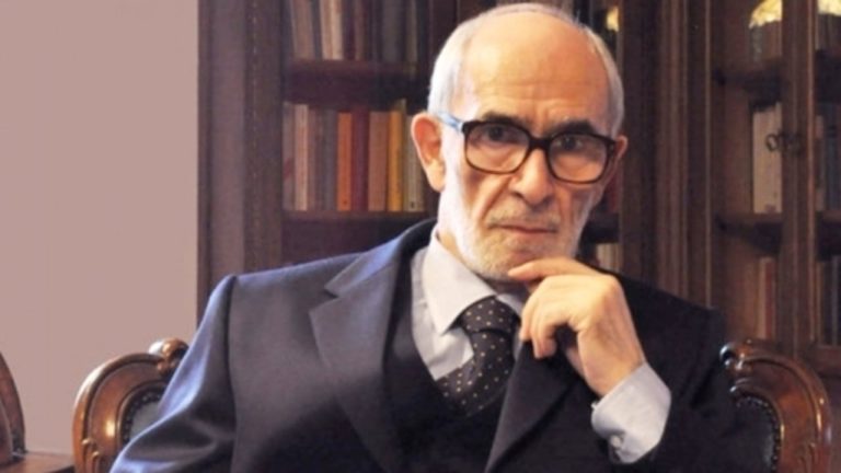 Ndërron jetë Rexhep Qosja në moshën 89-vjeçare, familja refuzon ceremonitë institucionale