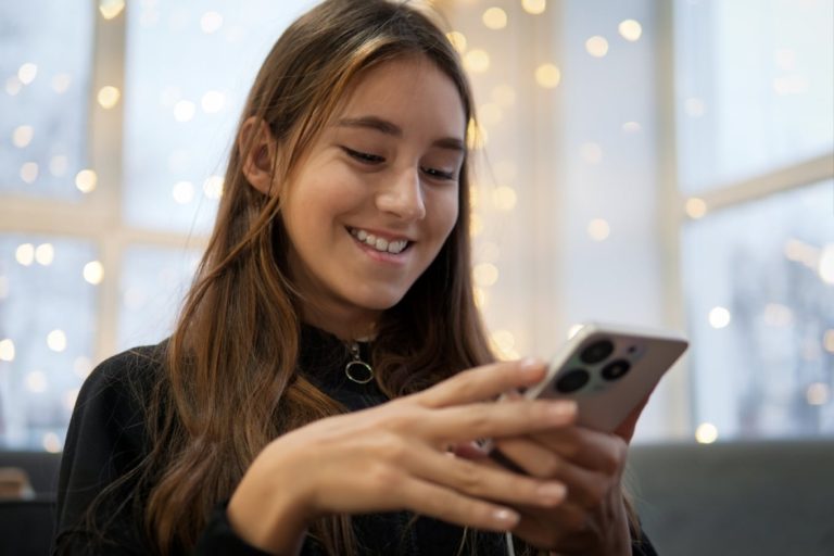 Turqia shtrëngon kontrollin mbi rrjetet sociale: ndalim për fëmijët nën 15 vjeç