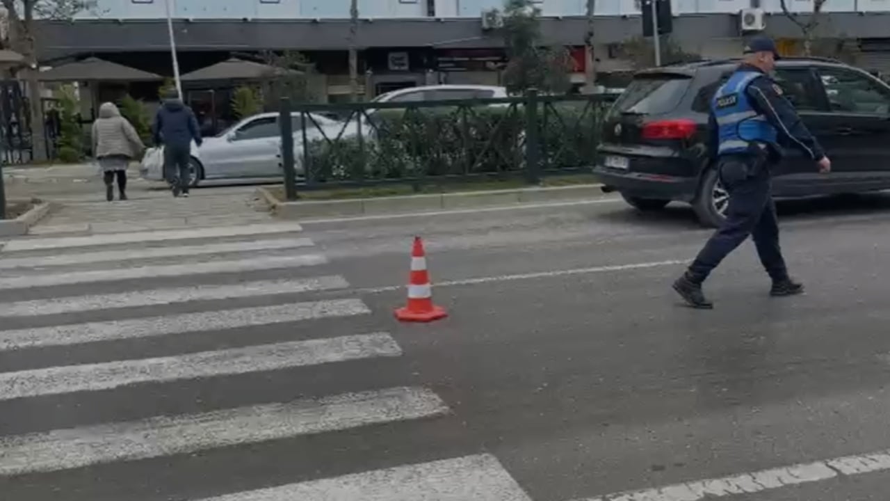 Aksident fatal në Tiranë: kamioni përplas motomjetin, humb jetën 61-vjeçari