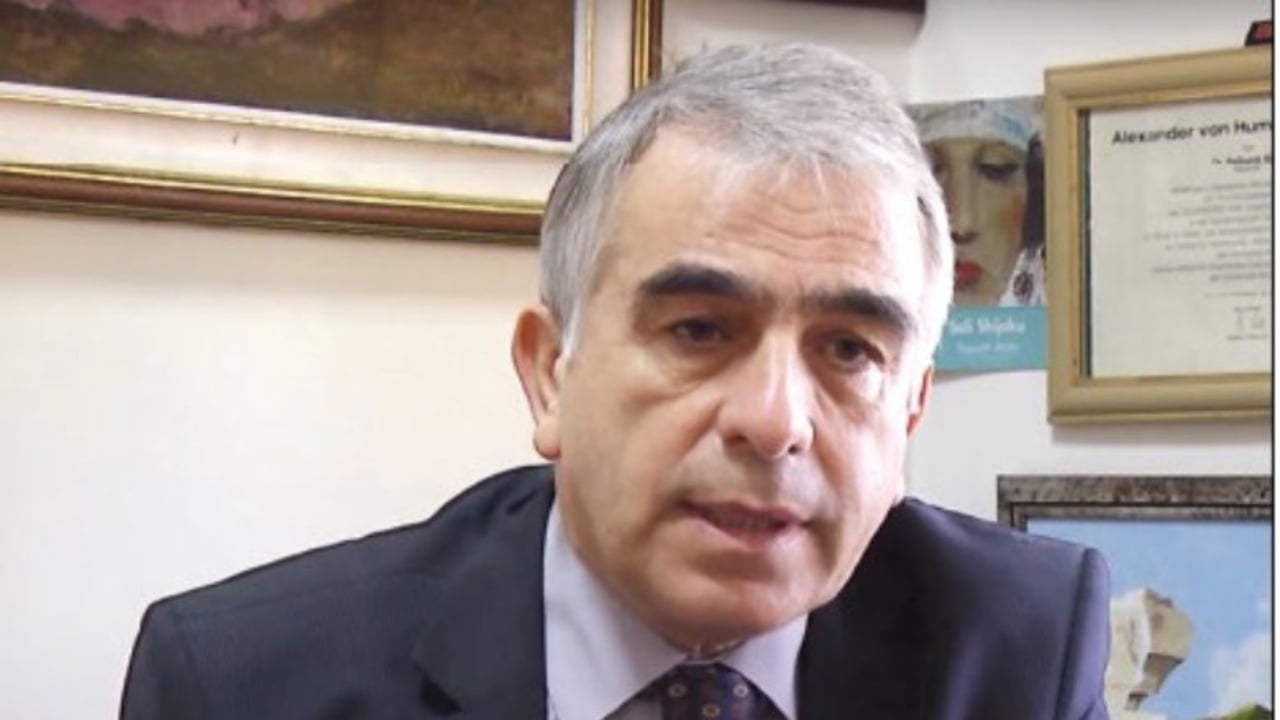 Pëllumb Xhufi për Rexhep Qosen: Në vitin 1999 serbët i hynë në zyrë, iu rrezikua jeta