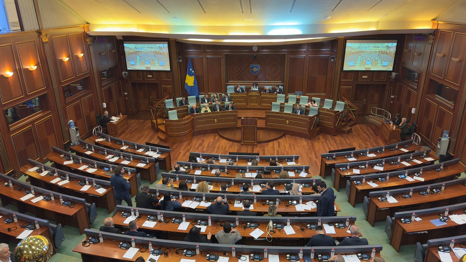 Kosovë: tërhiqen Konjufca dhe Kollçaku, afati për zgjedhjen e presidentit drejt fundit