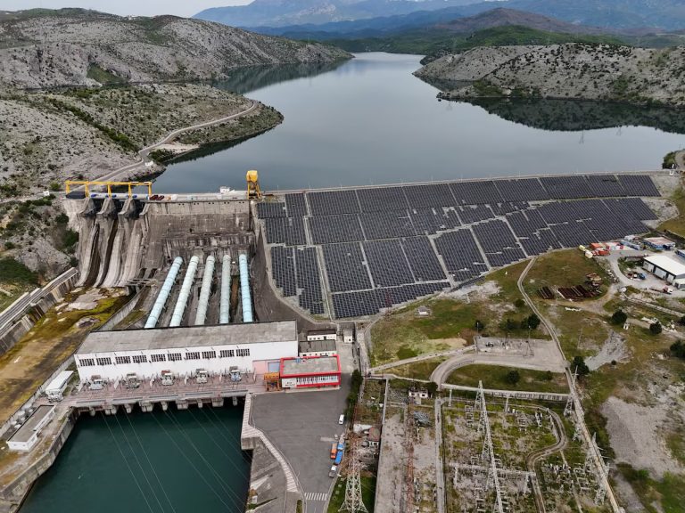 Reuters: Hidroenergjetika i zbuti goditjen Shqipërisë nga rritja e çmimeve të energjisë