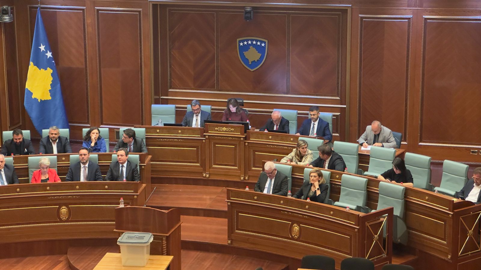 Kosova shkon në zgjedhje të parakohshme, dështon zgjedhja e Presidentit në afatin kushtetues