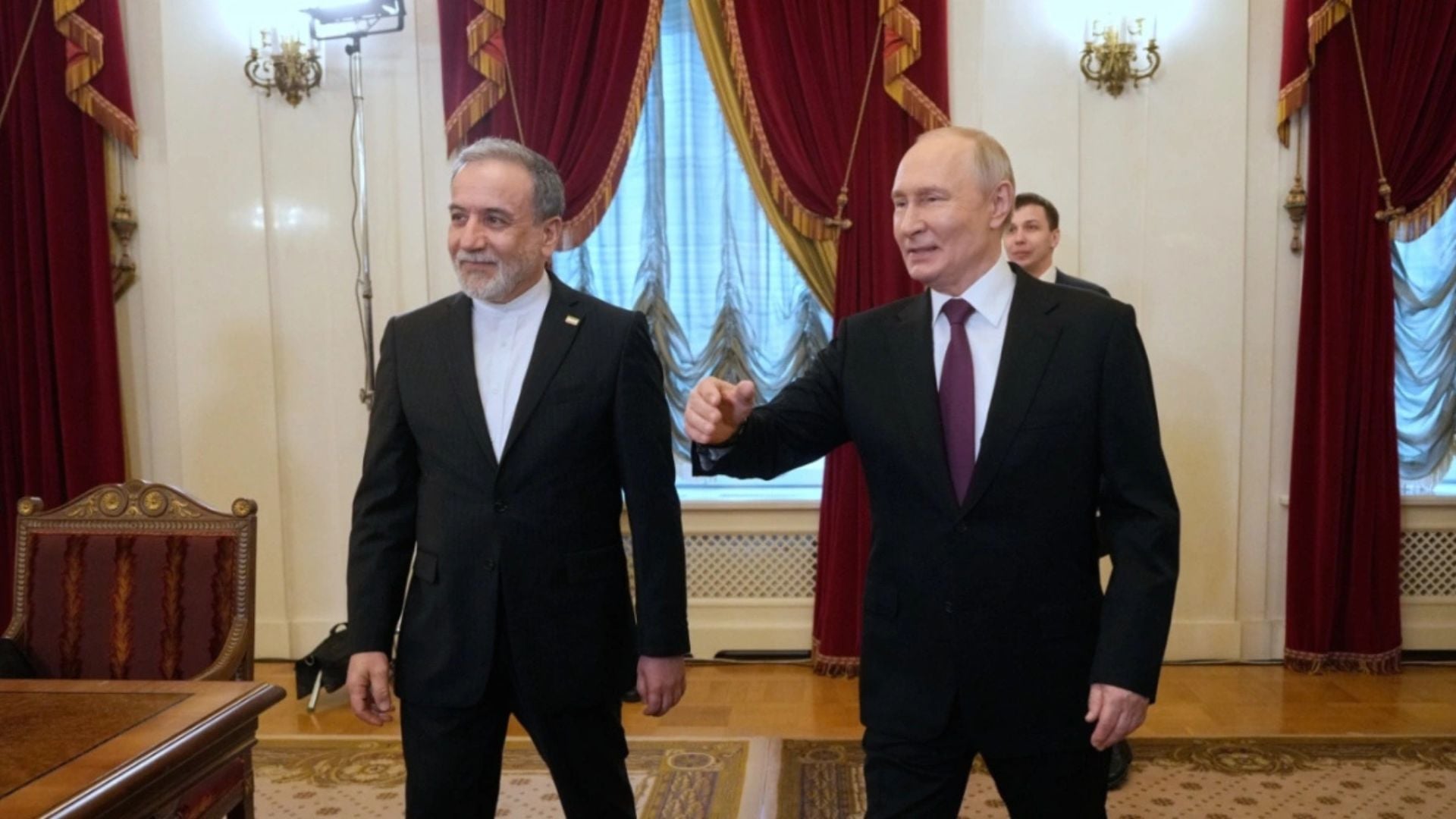 Putin flet për mesazh nga lideri suprem i Iranit dhe rreshtohet hapur në krah të Teheranit