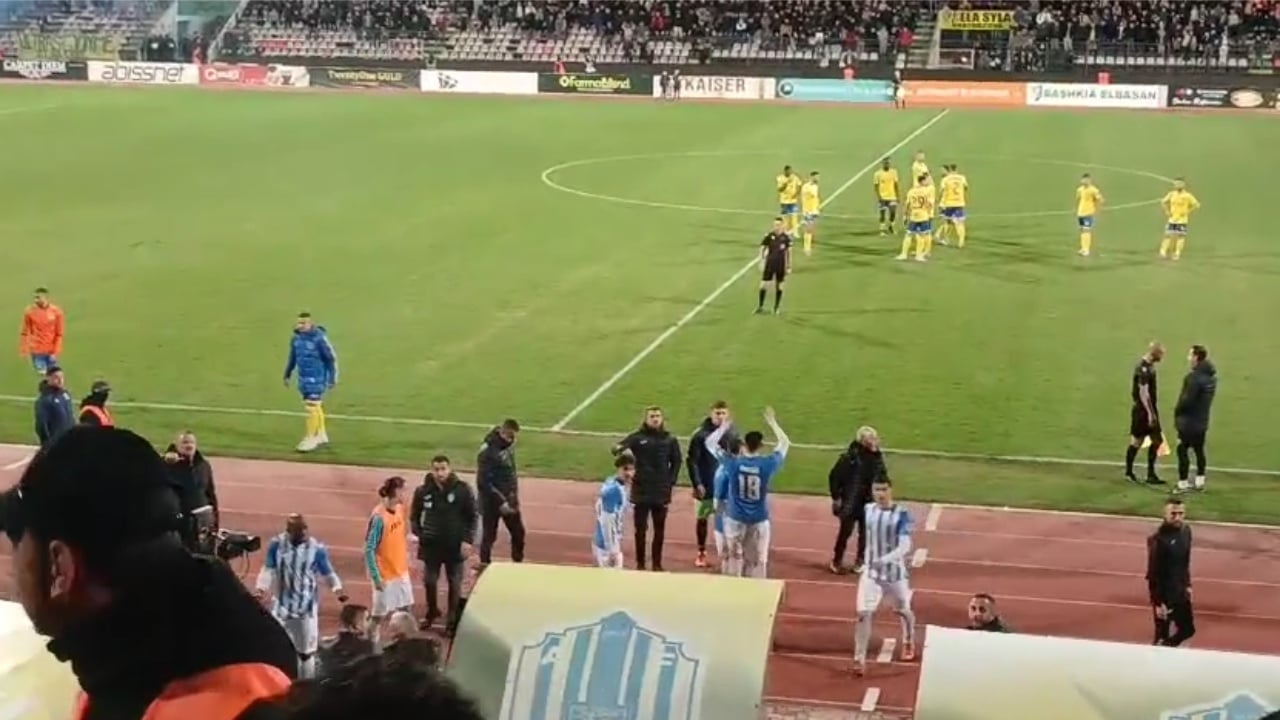 FIFA ashpërson rregullat: kush braktis fushën në shenjë proteste përjashtohet menjëherë