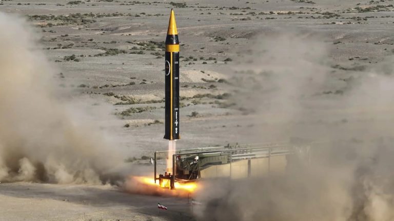 Tension në Hormuz: Irani kërcënon SHBA-në me veprime ushtarake “të paprecedenta”