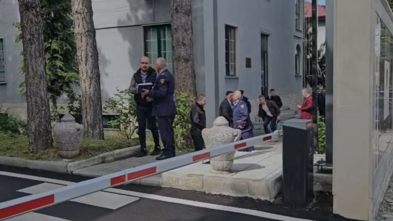 Kultivimi i drogës në Korçë, kreu i Policisë mbledh vartësit pas rasteve të fundit