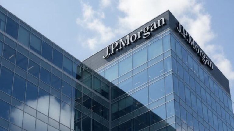 Padia në Nju Jork ndaj drejtueses shqiptare të JP Morgan: publikohen pretendimet dhe mesazhet