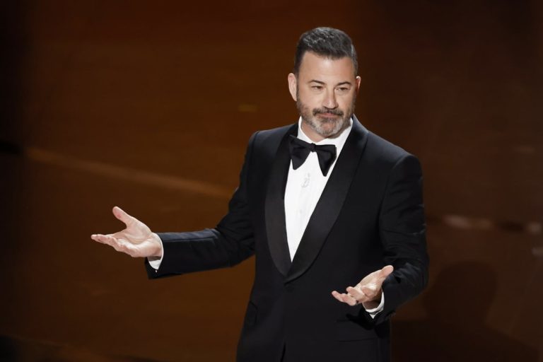 Trump sulmon Jimmy Kimmel dhe ABC, kërkon largimin e moderatorit nga ekrani