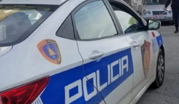 Gjykata e Durrësit pret masën për Nikoll Radaçin pas aksidentit që vrau dy fëmijë