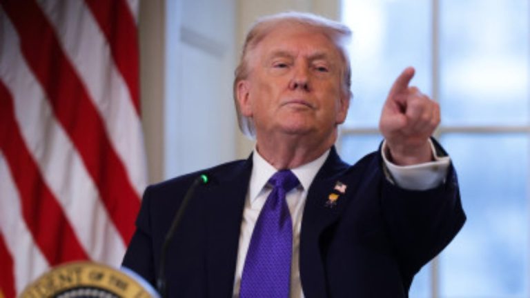 Trump paralajmëron tarifë 25% për makinat nga BE, duke akuzuar Brukselin për shkelje