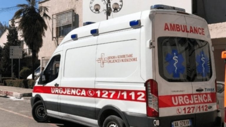 Aksident fatal në Durrës, makinë përplas për vdekje një fëmijë; dyshohet për 3 të mitur të plagosur