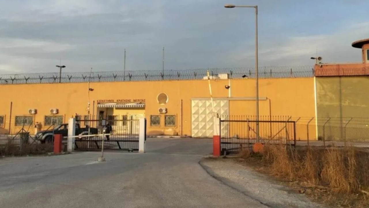 Përplasje me dy të vdekur në burgun e Nigritës në Greqi, përfshihen dhjetëra të burgosur