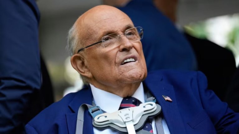 Rudy Giuliani në gjendje kritike nga pneumonia, Trump reagon me mesazh politik