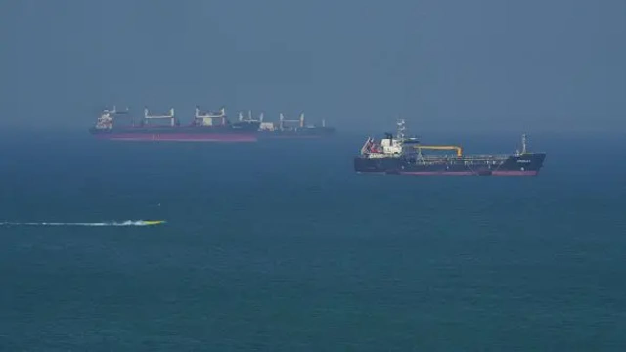 Tensione në Hormuz: SHBA pretendon se shkatërroi 6 anije iraniane, Teherani e mohon