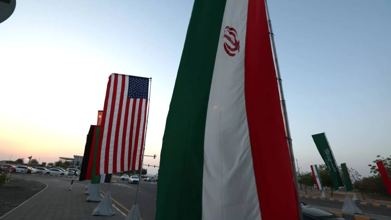 Irani paralajmëron SHBA-në dhe Emiratet për Hormuzin: “Mos hyni sërish në moçal”