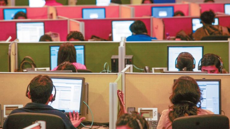 Skema e call center në Tiranë: si u nxorën miliona nga qytetarët grekë me “investime” false