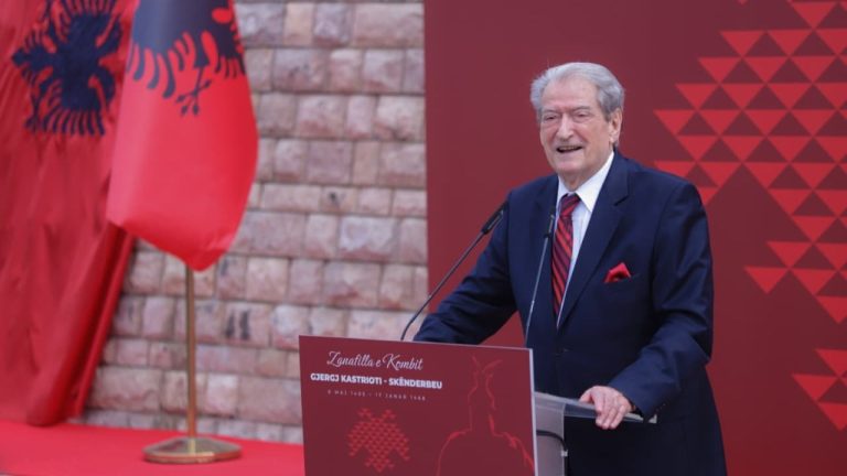 Berisha në Krujë sulmon Ramën me krahasime historike, PD shfaq riorganizimin lokal