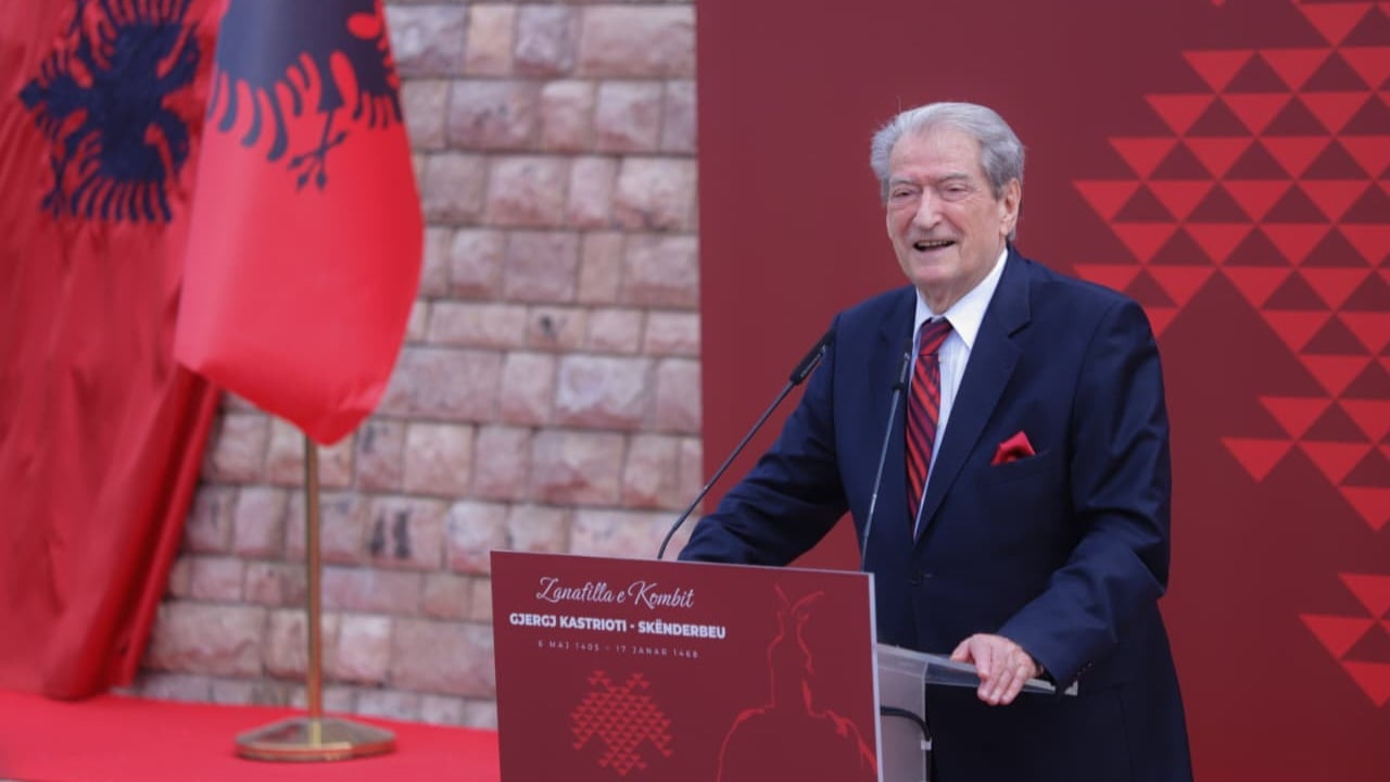 Berisha në Krujë sulmon Ramën me krahasime historike, PD shfaq riorganizimin lokal