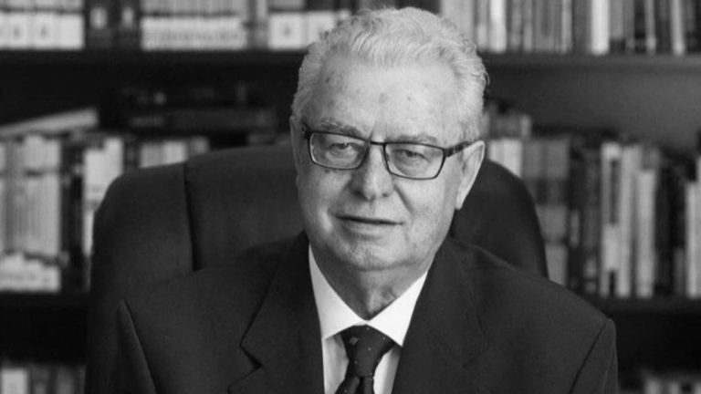 Sot homazhe për Servet Pëllumbin, ish-kreun e Kuvendit që u nda nga jeta në moshën 89-vjeçare