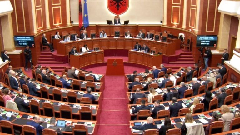 Kuvendi sot me interpelancë për Ramën dhe Karakaçin, në rend dite edhe Kodi Rrugor
