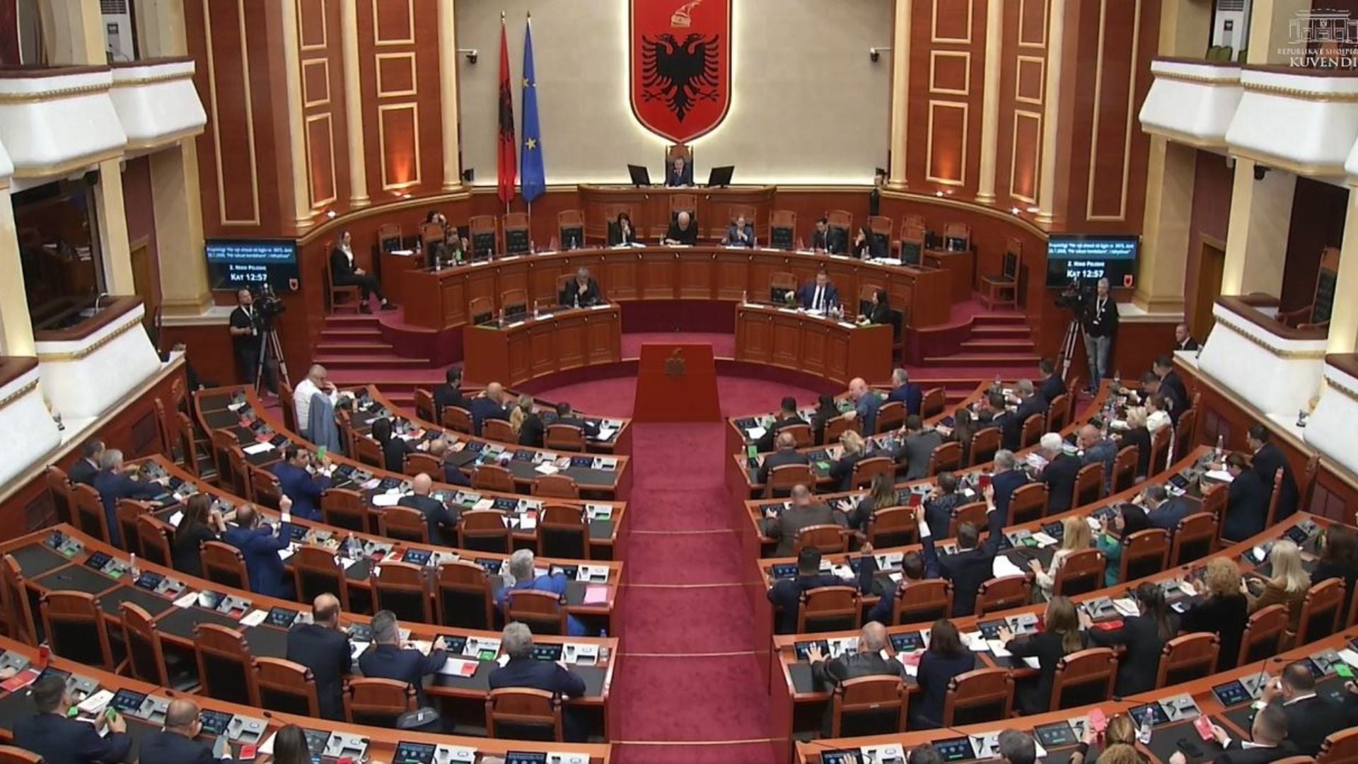 Kuvendi miraton aktin për akcizën e karburanteve, Genta Tafa zgjidhet me 83 vota