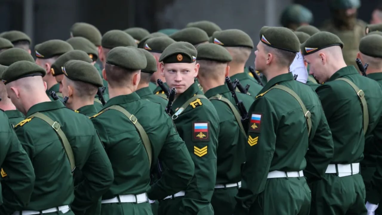 Parada e 9 Majit në Moskë nën masa të shtuara: Putin ashpërson tonin, armëpushimi mbetet i paqartë