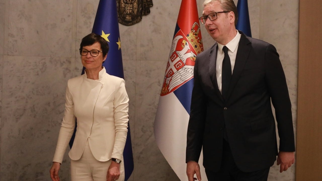 Vuçiç sulmon Marta Kos para vizitës në Kosovë: “Nuk flas me ata që i duan të keqen Serbisë”
