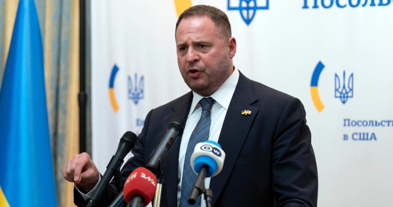 Skandal korrupsioni në Ukrainë, ish-shefi i stafit të Zelenskyt del zyrtarisht i dyshuar