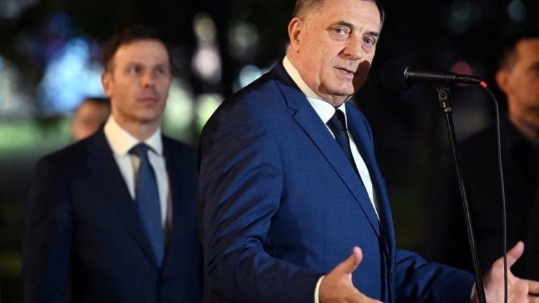 Largimi i Christian Schmidt nga Bosnja ngre pikëpyetje për prapaskenat politike