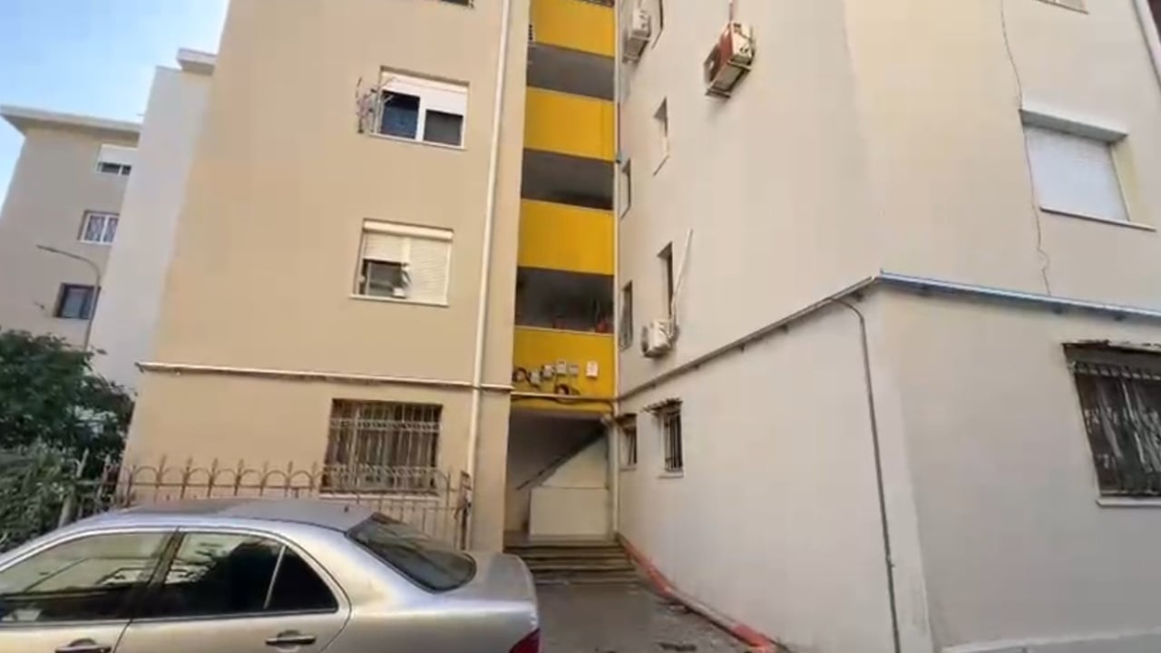 Shkodër, i riu humb jetën pasi dyshohet se u hodh nga pallati në lagjen Rus