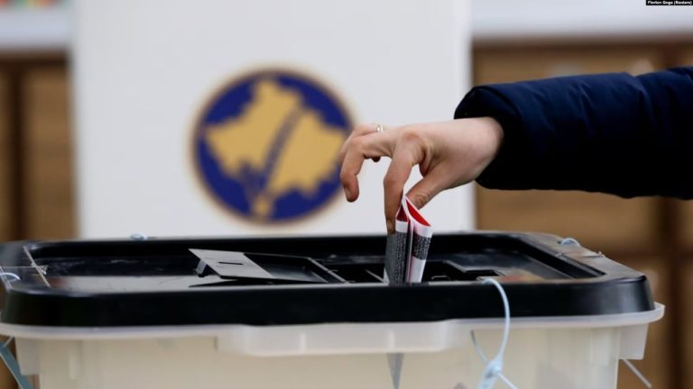 Zgjedhjet në Kosovë, publikohen listat për deputetë: surpriza te LDK, emra të rinj te VV
