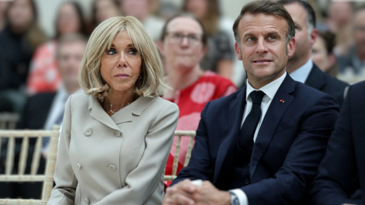 Libri për Macron ndez debat në Francë: Brigitte mohon se i kontrollon telefonin