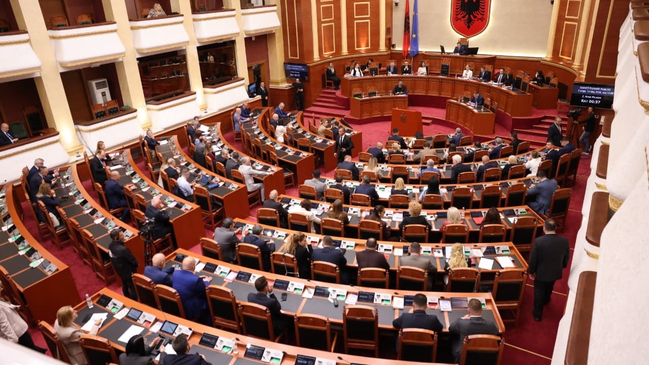 Rezoluta për integrimin në BE kalon me pakt PS-PD, si u arrit dakordësia në Kuvend