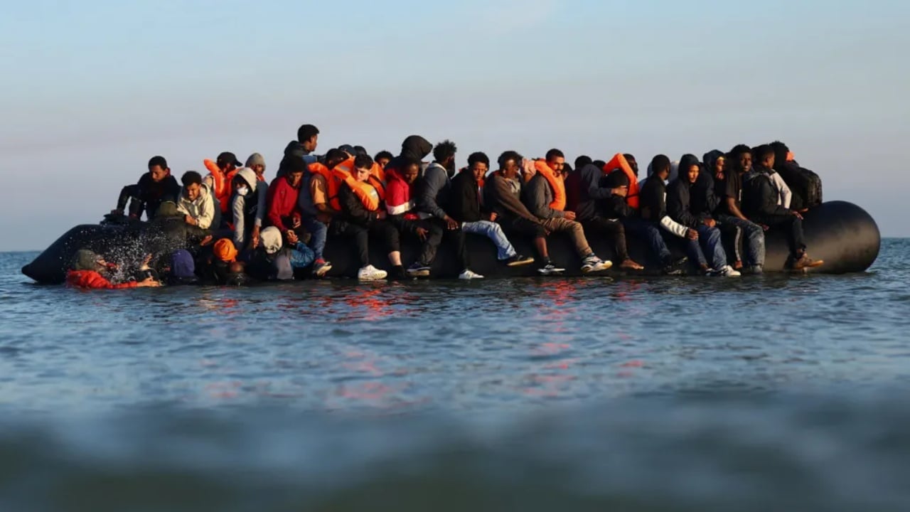 Britania dhe Europa shtyjnë për më shumë deportime, në shënjestër edhe roli i Strasburgut