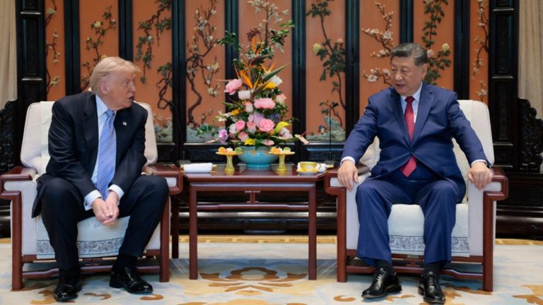 Trump-Xi në Zhongnanhai: takim privat, çaj diplomatik dhe pretendime për marrëveshje