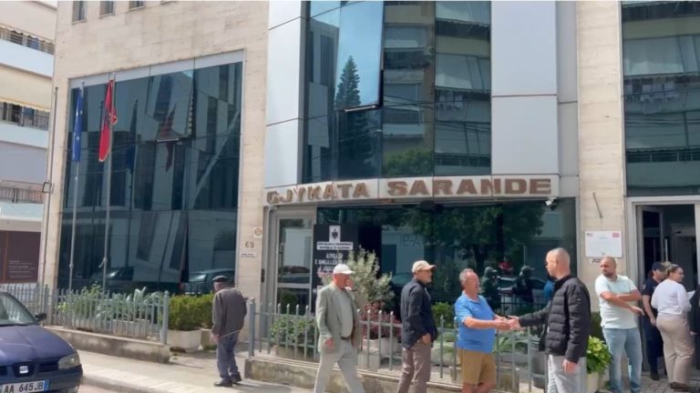 Ndërtimet pa leje në Ksamil: 30 ditë burg për ish-shefin e komisariatit në Sarandë