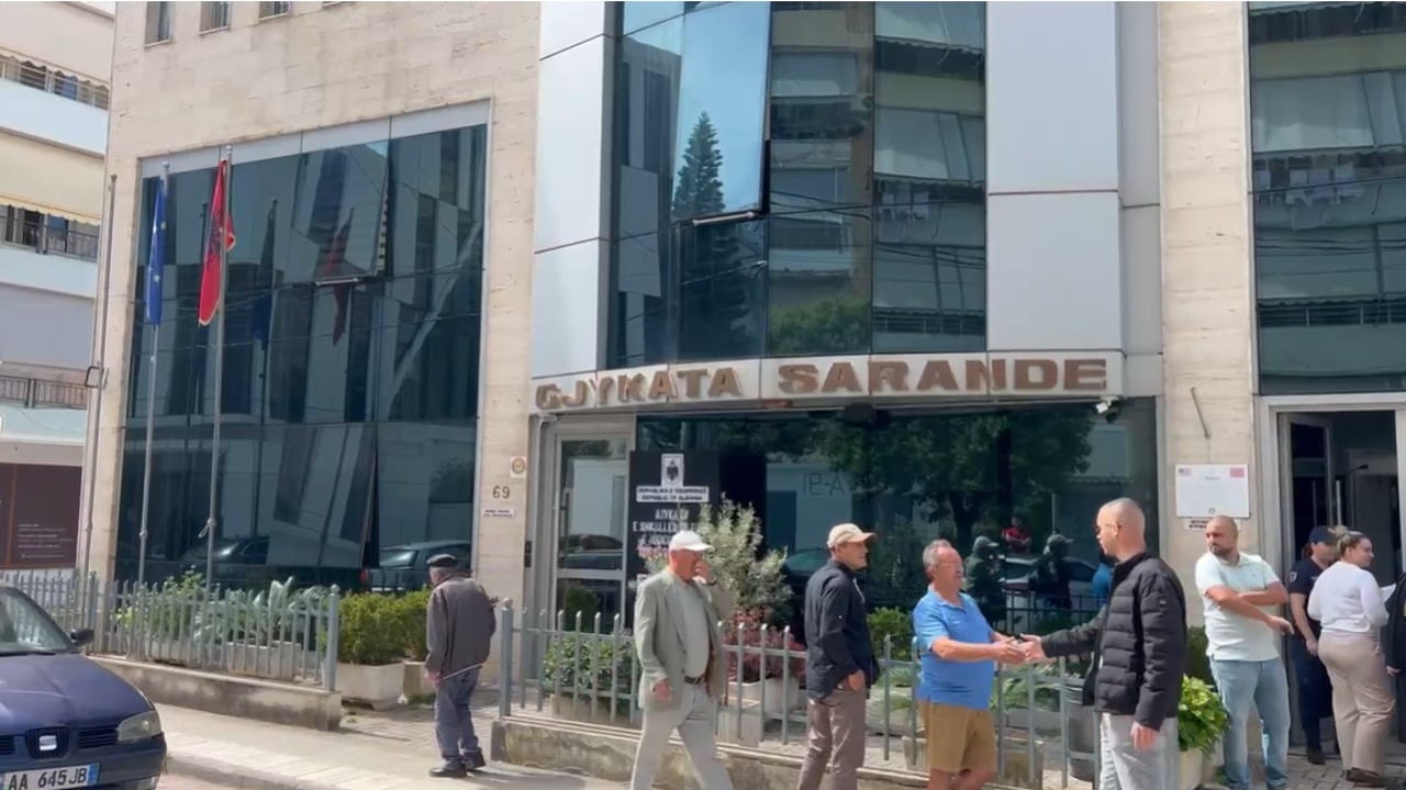 Ndërtimet pa leje në Ksamil: 30 ditë burg për ish-shefin e komisariatit në Sarandë