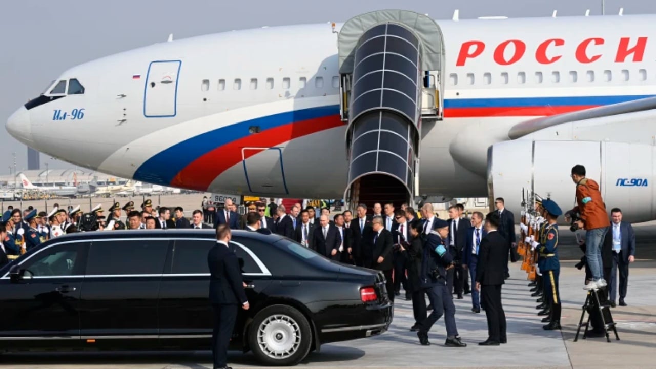 Putin mbërrin në Pekin për takimin me Xi Jinping, vizita shënon 25-vjetorin e traktatit