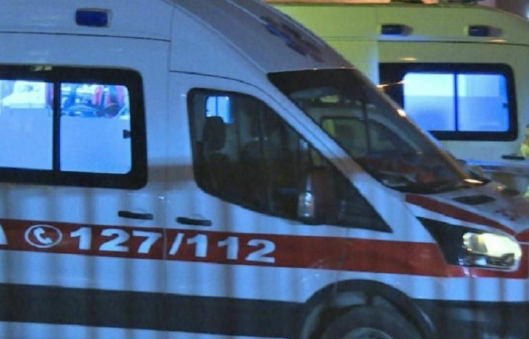 Aksident fatal në Librazhd-Prrenjas, arrestohet shoferi pas vdekjes së 67-vjeçares