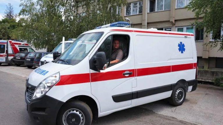Aksident fatal në Maqedoninë e Veriut: 4 viktima pasi makina u përplas me kamionin
