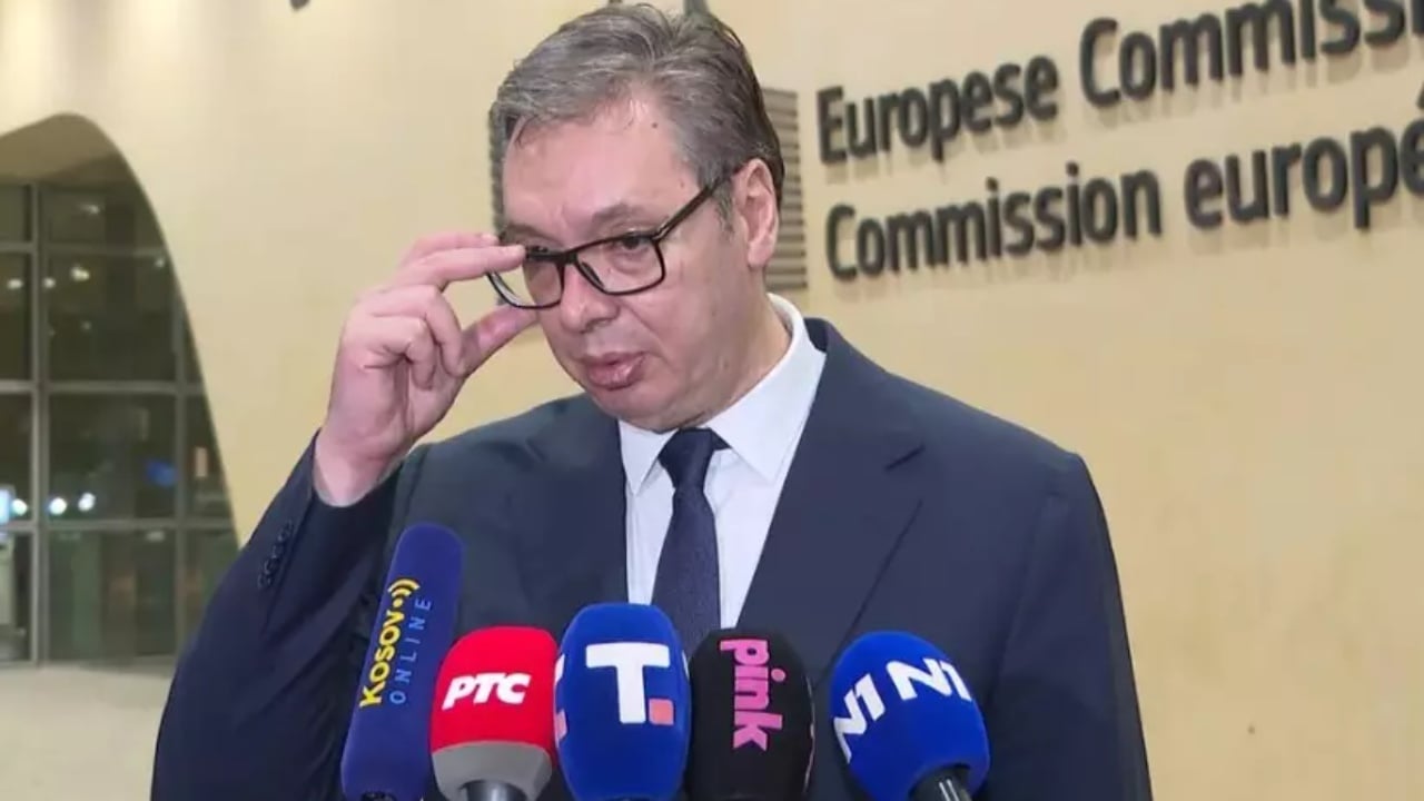 Vuçiç flet për dorëheqje pas protestave në Beograd, por minimizon tubimin