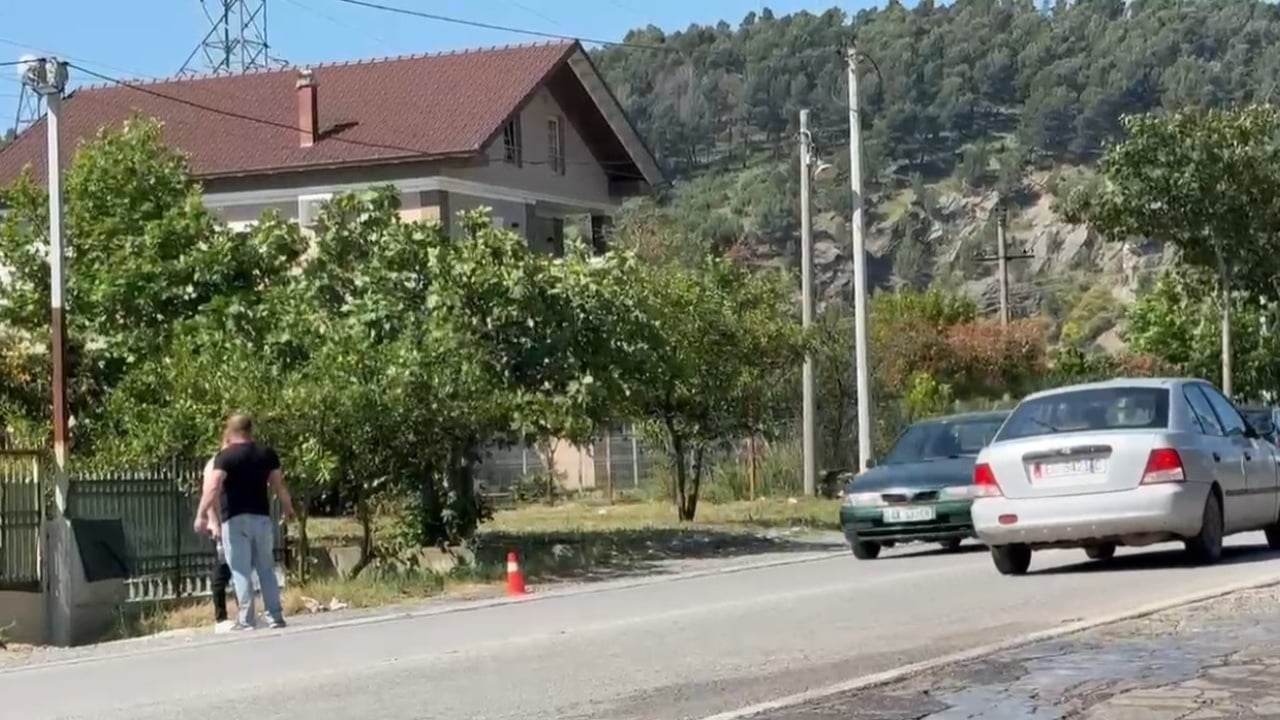 Aksident fatal në Elbasan-Librazhd, humb jetën një 7-vjeçar; ndalohet shoferi