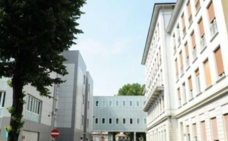 Alarm shëndetësor në Milano: dy raste të dyshuara me Ebola pas kthimit nga Uganda