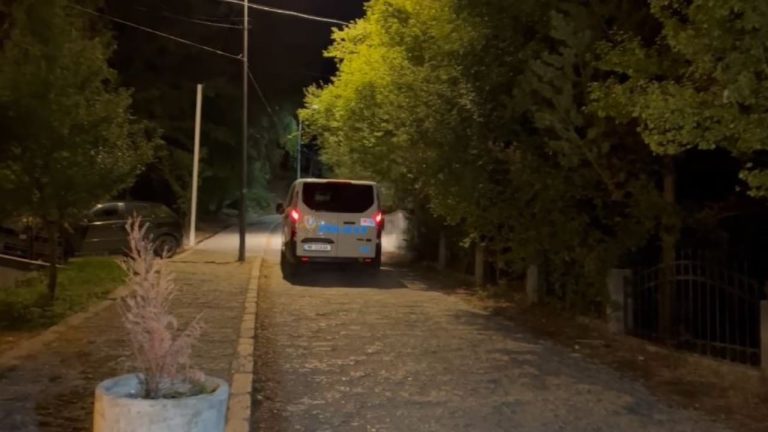 Aksident gjatë operacionit antidrogë në Korçë, plagosen dy policë; njëri dërgohet në Tiranë